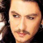 artist image Baris Akarsu Gozlerin Yalanci Yarim Düşmeden Bulutlarda Koşmam Gerek